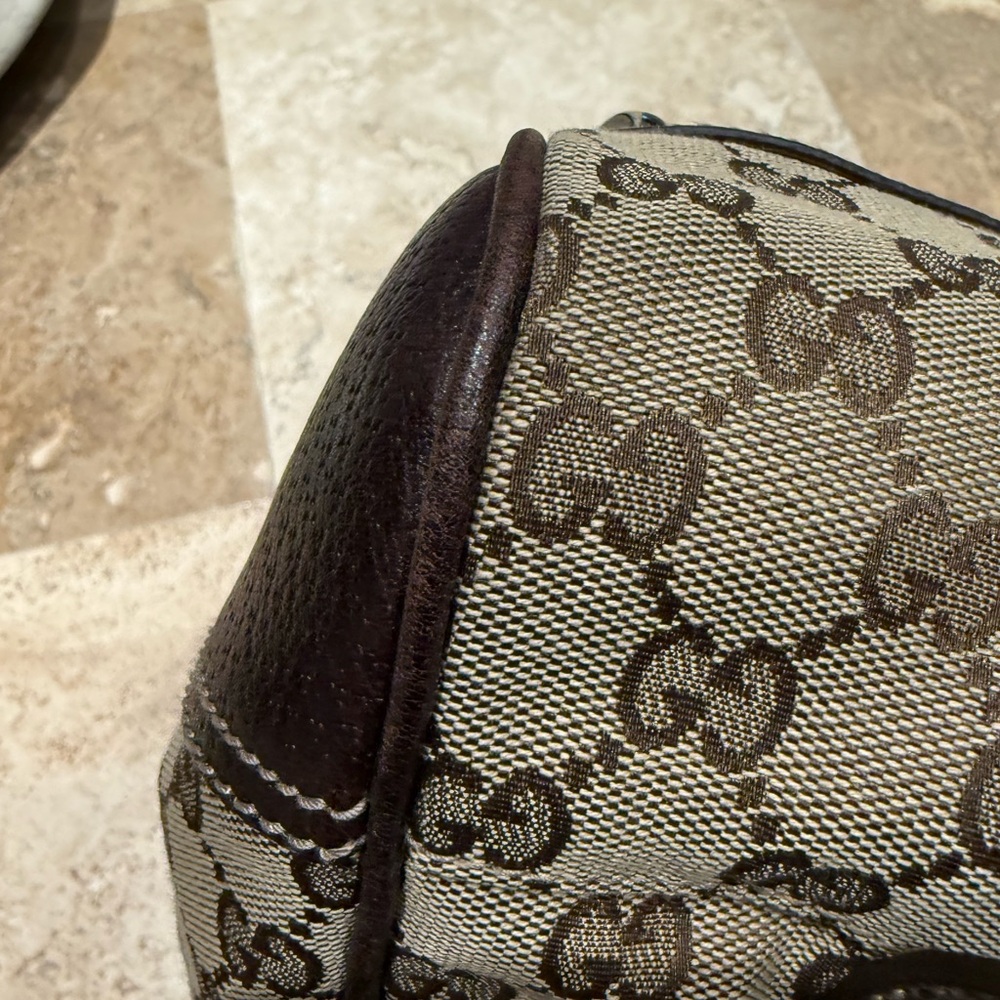 Gucci Beige and Brown Monogram Messenger Bag - Picture 2 of 7